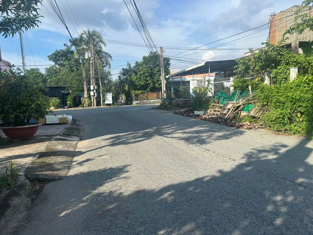 Bán đất mặt tiền Nguyễn Kim Công Tân An 118,8 m2 - Ảnh thu nhỏ 2