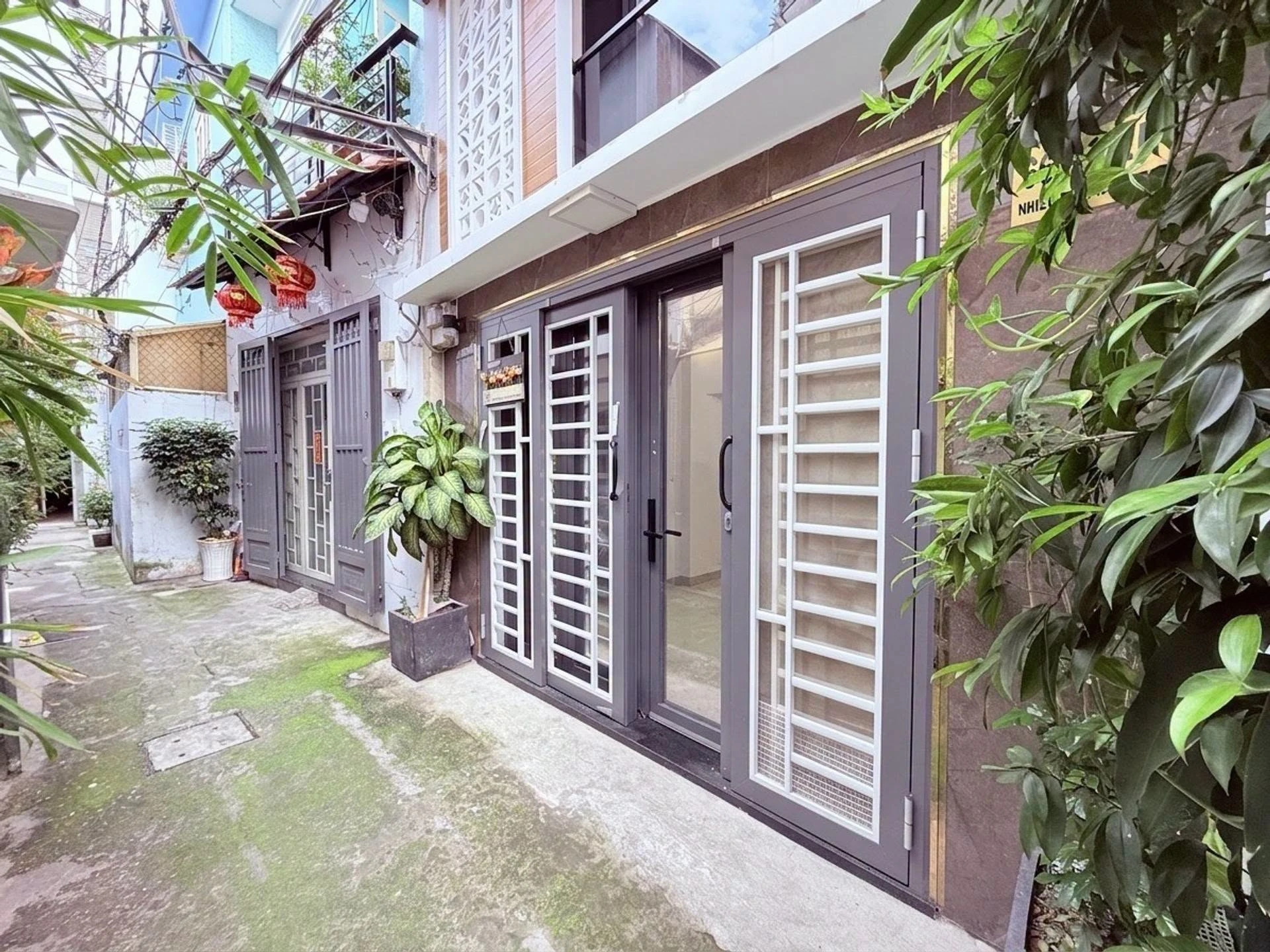 Bán nhà 3 tầng 30m2, 2 phòng ngủ, full nội thất, gần Phan Xích Long, Phú Nhuận - Ảnh 1