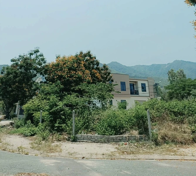 Bán lô góc 81m2 Đất Lành Nha Trang hơn 3 tỷ