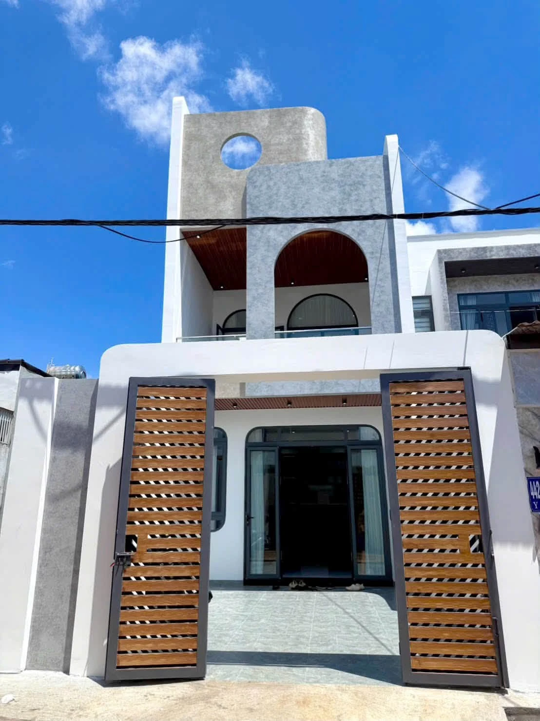 Bán nhà 3 phòng ngủ 100m² Buôn Ma Thuột 3 tỷ 750 - Ảnh 1