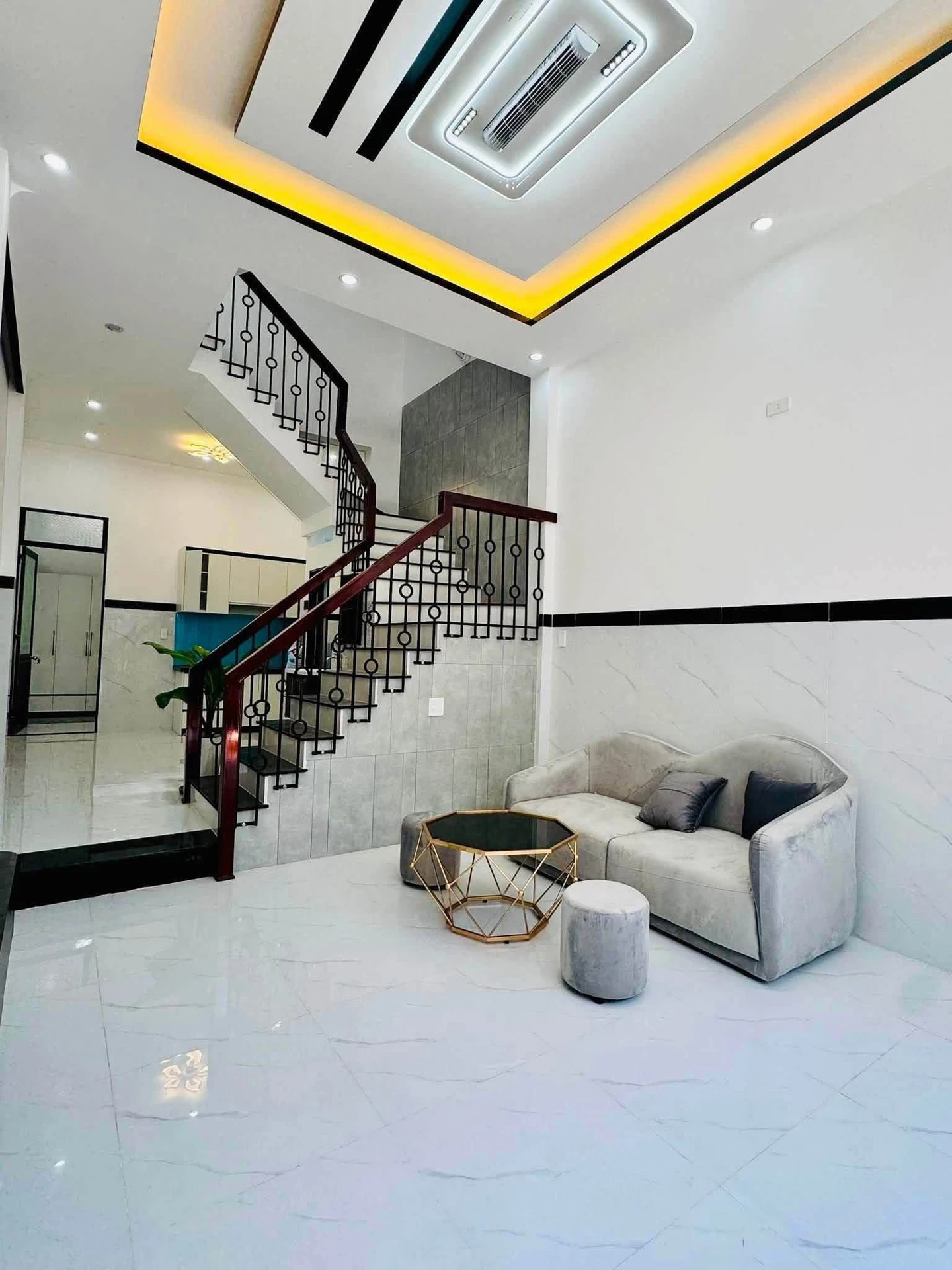 Bán nhà 3 tầng 46.7m² nội bộ Hoàng Văn Thụ, trung tâm - Ảnh 1