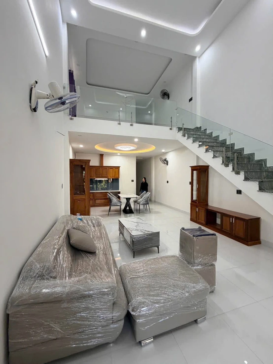 Bán nhà mặt tiền A6 Phạm Ngũ Lão nở hậu 107m2, 2 phòng ngủ, giá 4,6 tỷ - Ảnh 1