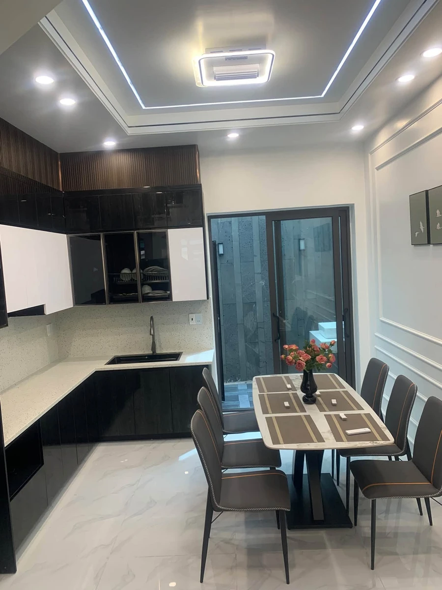 Bán nhà phố 5PN 3WC 83m² đường Đào Yêu, Quận 7, 3.35 tỷ - Ảnh thu nhỏ 2