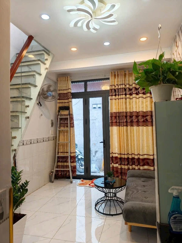 Bán nhà 3 tầng mặt tiền Nha Trang 110m², 35 triệu/tháng baii