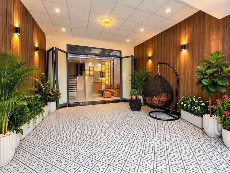 Bán nhà mặt tiền 100m2 3 tầng, 3 phòng ngủ Tây Ninh 3 tỷ 5