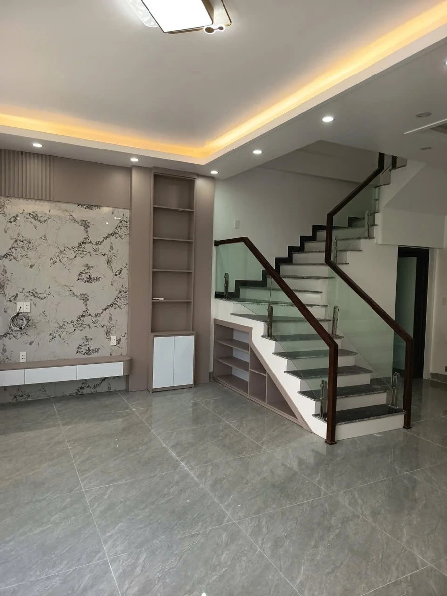 Bán nhà 3 tầng 53.6m² 2 tỷ Hoàng Công Thản - Ảnh thu nhỏ 2