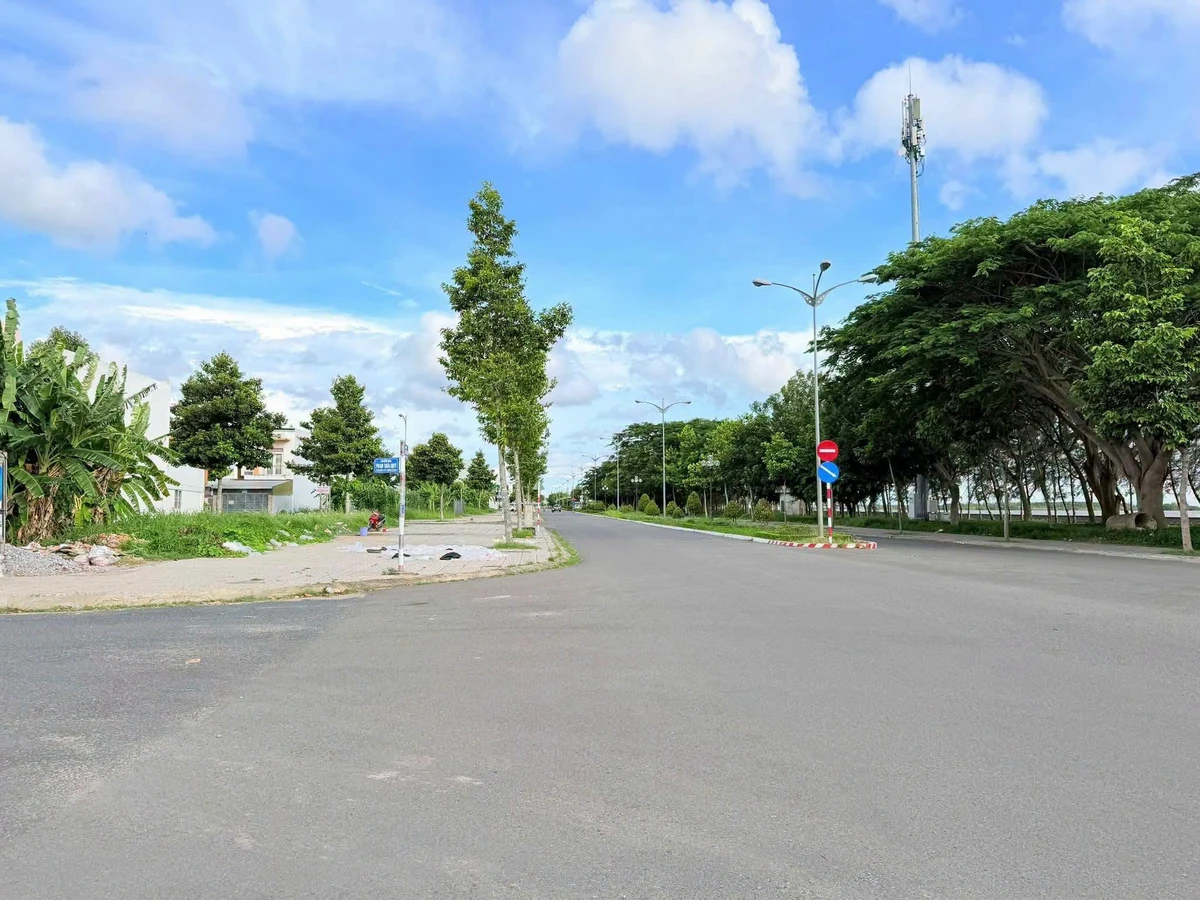 Bán nhà phố trệt 1 lầu 107.5m² KĐT Phú Cường Rạch Giá 2.76 tỷ - Ảnh thu nhỏ 5