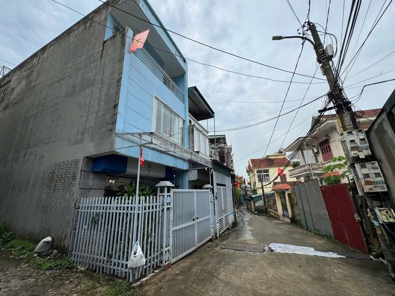 Bán nhà 3 tầng 67m2 ngõ Nguyễn Văn Cừ Hạ Long