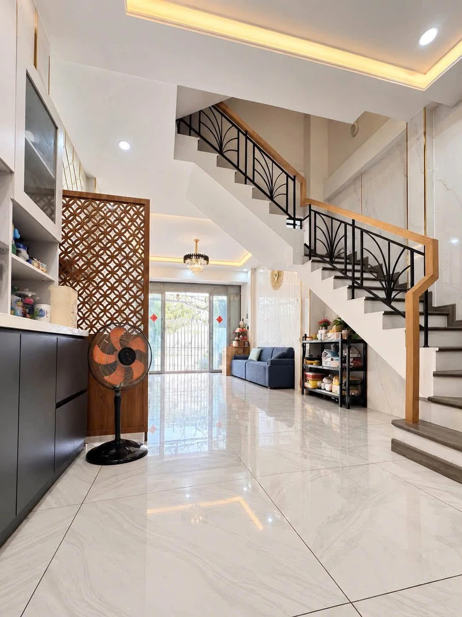Bán nhà 3 tầng 50m² 4PN 5WC đường Nơ Trang Long, Phường 7, Bình Thạnh - Ảnh 1