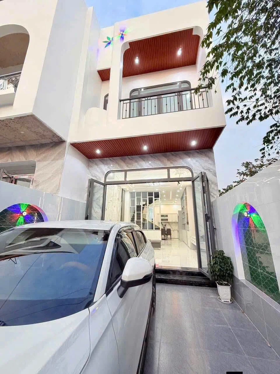 Bán nhà lầu 4PN, 158m² tại Cần Giuộc, Tây Ninh - 3 tỷ 300 - Ảnh thu nhỏ 2