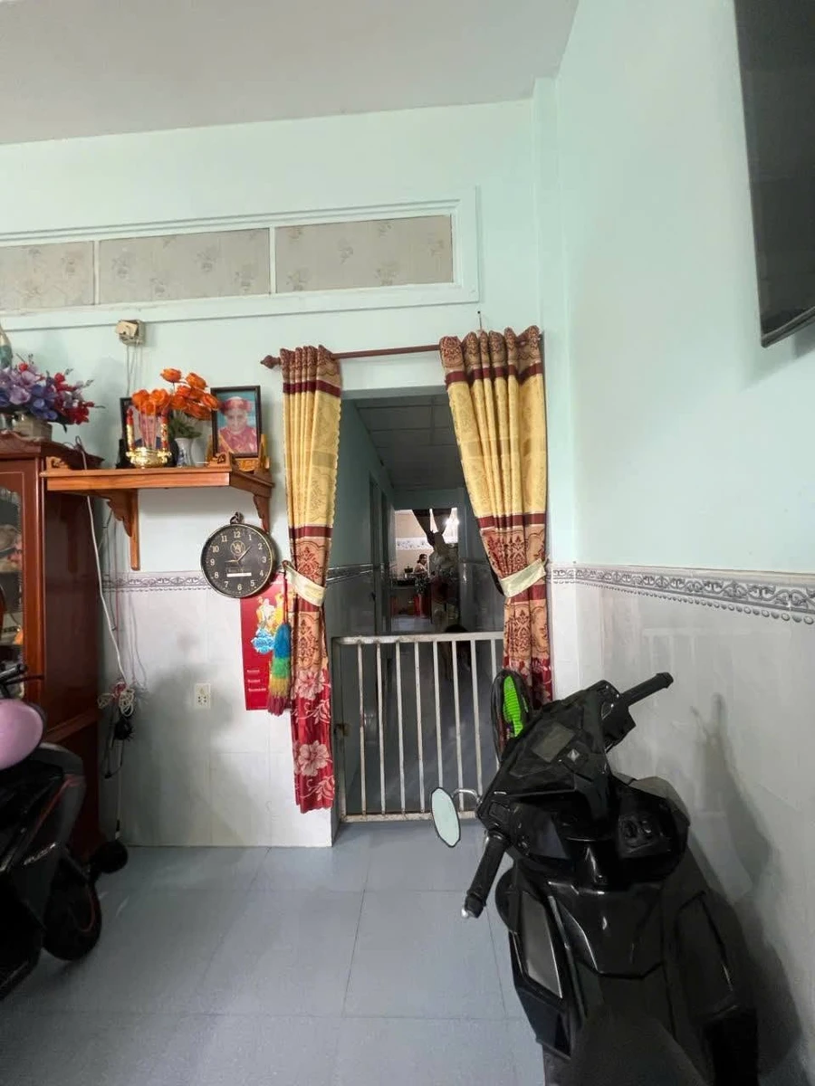 Bán nhà 4PN 5x18m Bình Tân, gác lửng, sân xe máy - Ảnh thu nhỏ 2