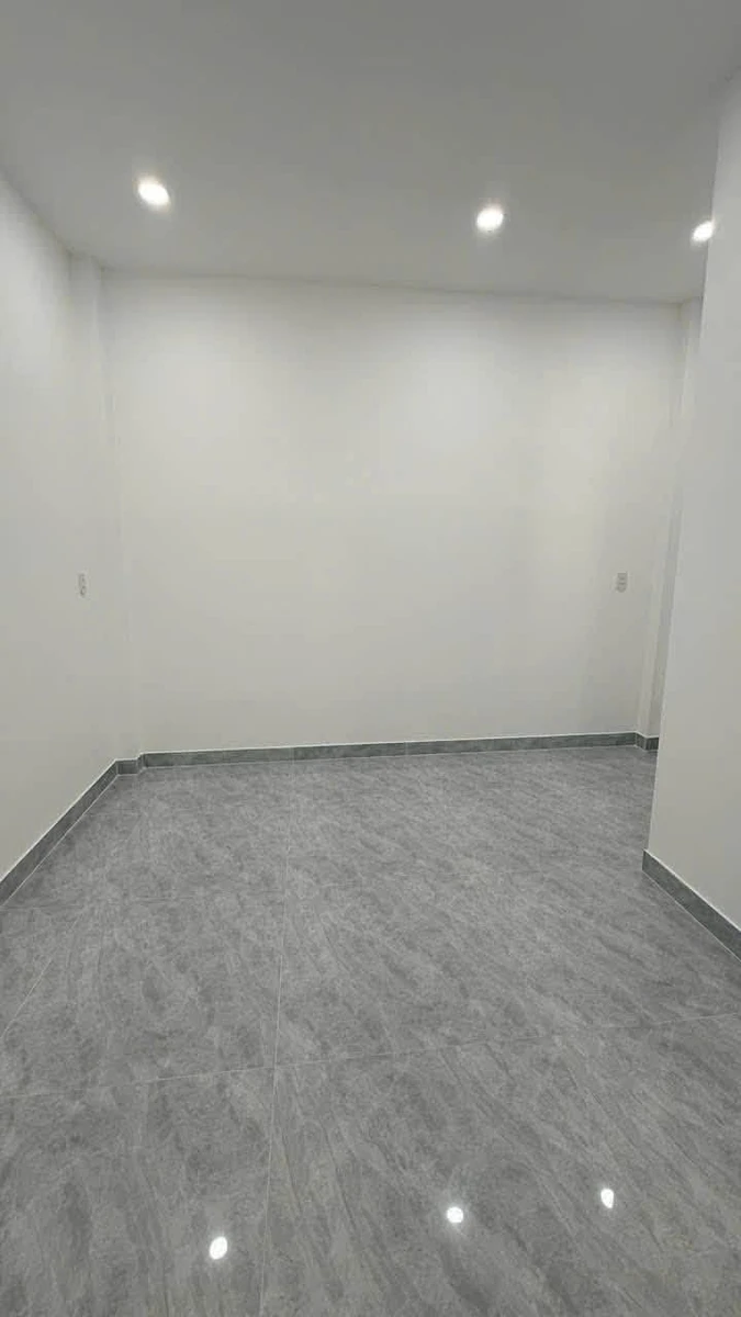 Bán nhà 2 tầng sát Bến Xe Miền Tây, 40m2, 4 tỷ - Ảnh thu nhỏ 4