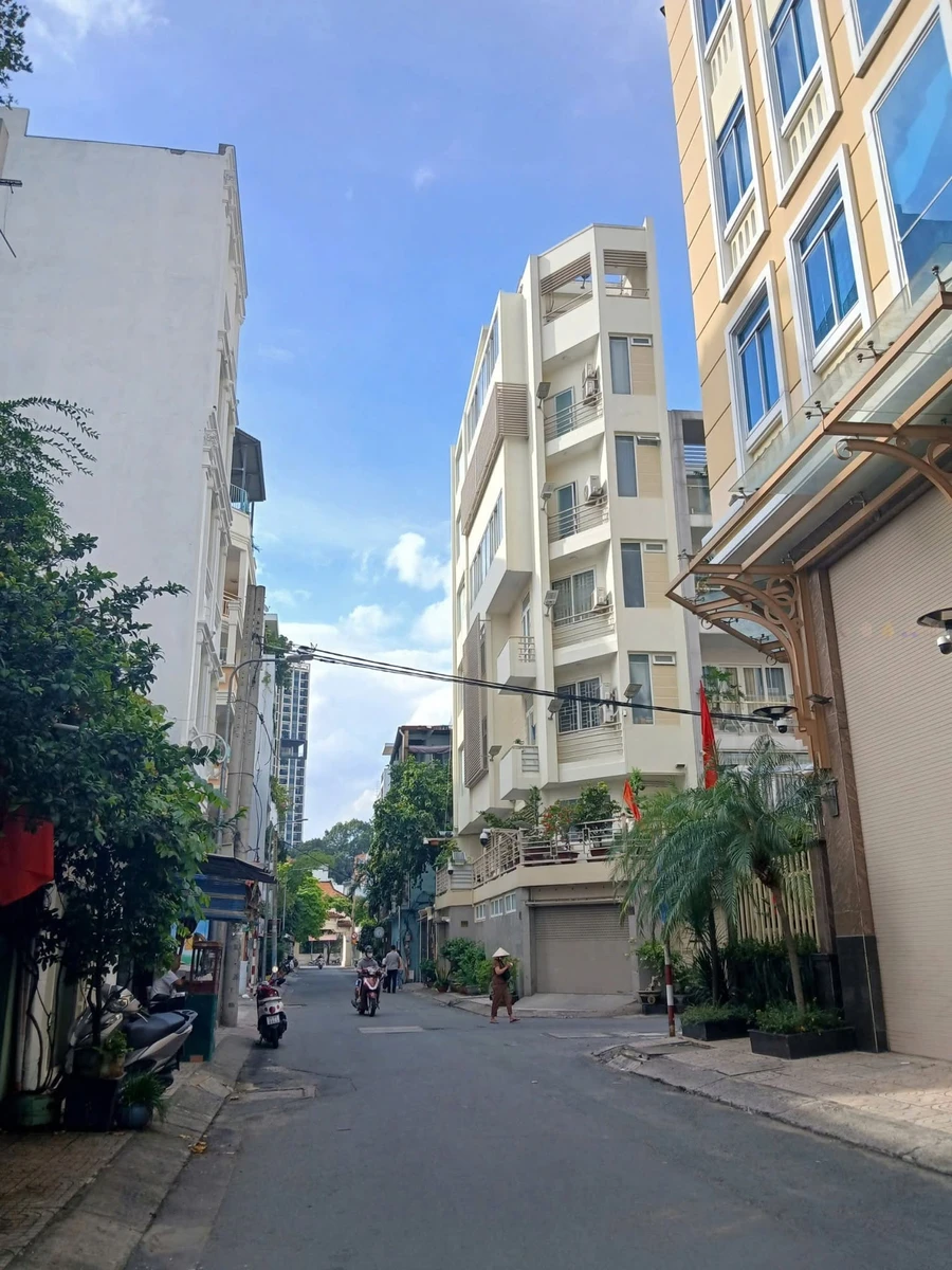 Bán nhà hẻm xe hơi 100m2 ngang 7m gần sân bay, Tân Bình, giá 9 tỷ - Ảnh 1