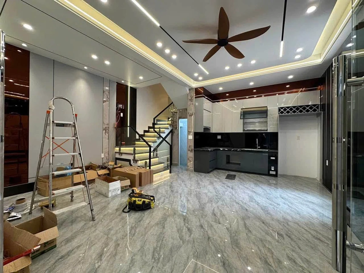 Nhà phố Hồ Sen 3 tỷ sân chung 100m² - Ảnh thu nhỏ 4