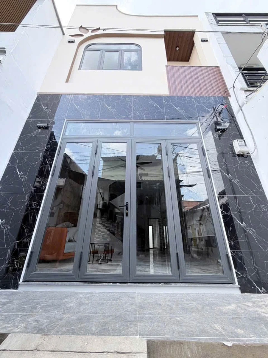 Bán nhà hẻm xe hơi 64m2, 3PN 2WC Tân Phú 5,5 tỷ - Ảnh 1