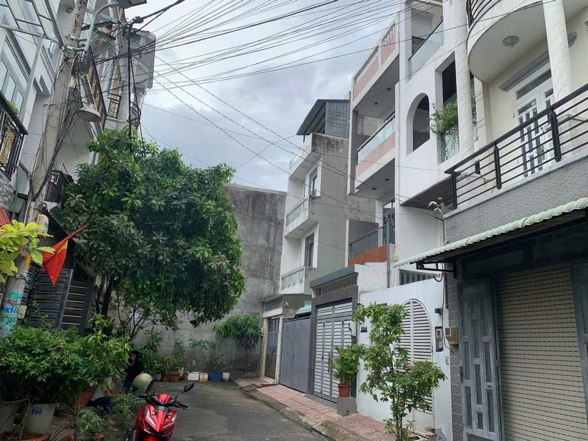 Bán nhà mới 1 trệt 1 lầu 4PN full nội thất nhánh 1081D Lâm Quang Ky, Rạch Giá 474m2 - Ảnh 1