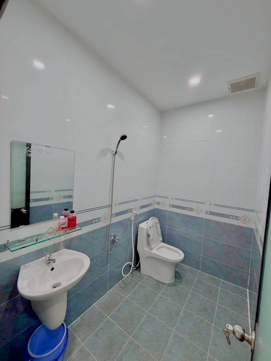 Bán nhà 2 phòng ngủ 75m2 Tân Phong Thủ Đức 4.2 tỷ - Ảnh thu nhỏ 2