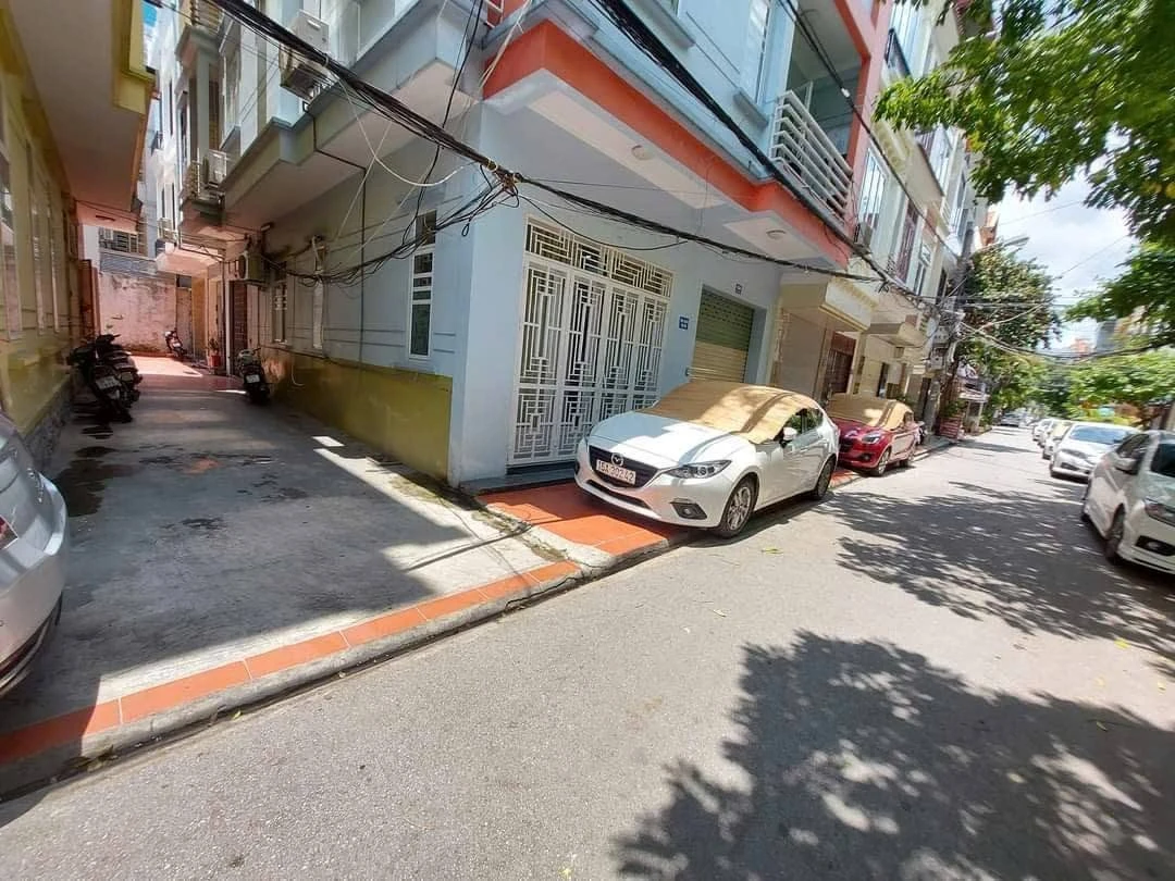Bán nhà 3 tầng 40m² nội thất đầy đủ Tô Vũ Tân Phú - Ảnh 1