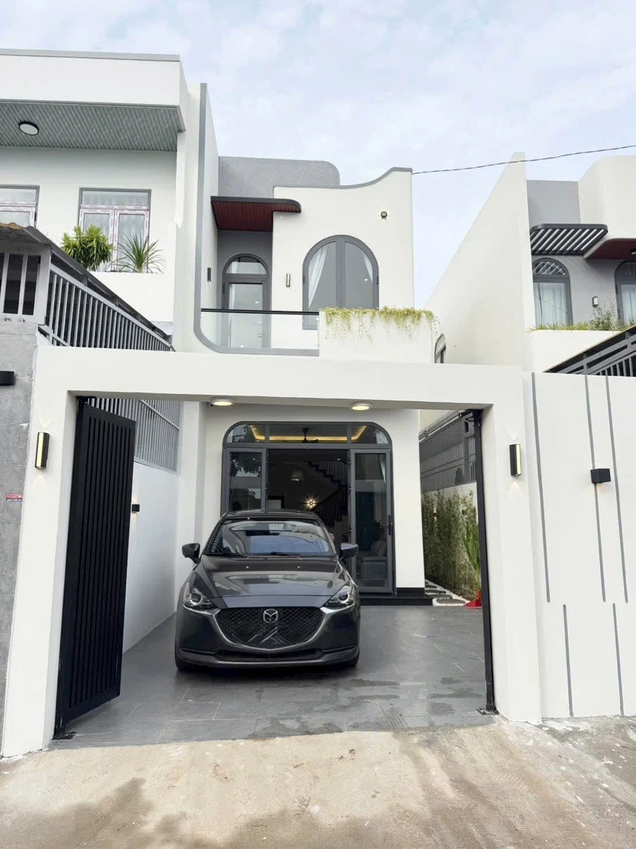 Bán nhà 2 tầng 5x22m sau lưng chợ Ea Kao, Buôn Ma Thuột giá 2,78 tỷ - Ảnh 1