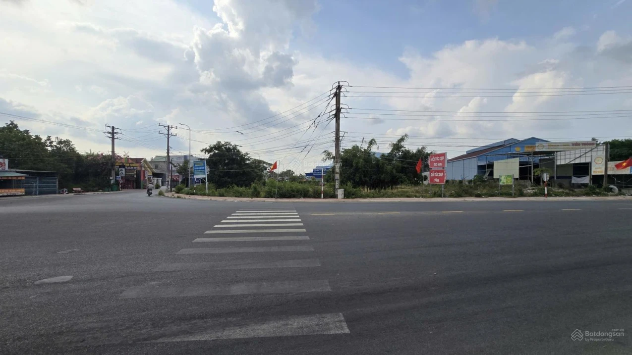 Ngân hàng thanh lý đất 2 mặt tiền đường - Ảnh 1