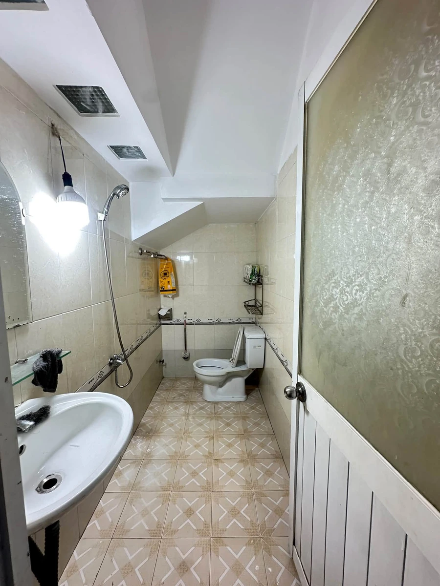 Bán nhà hẻm 8m, 4x16m, 4 phòng, 3 WC tại Bình Tân, 6,5 tỷ - Ảnh thu nhỏ 2