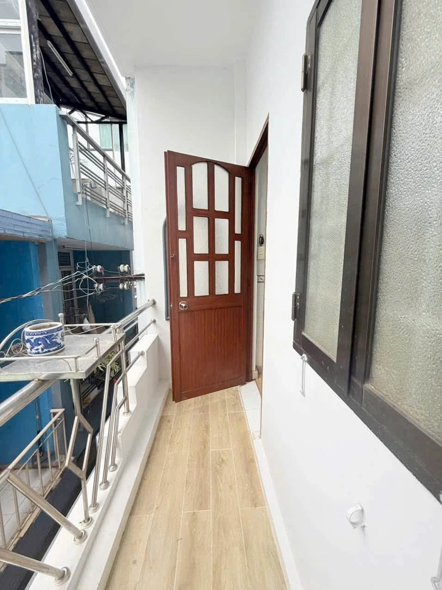 Bán nhà 3 tầng 63m2 Quận 4 giá 4 tỷ 450 triệu - Ảnh thu nhỏ 3