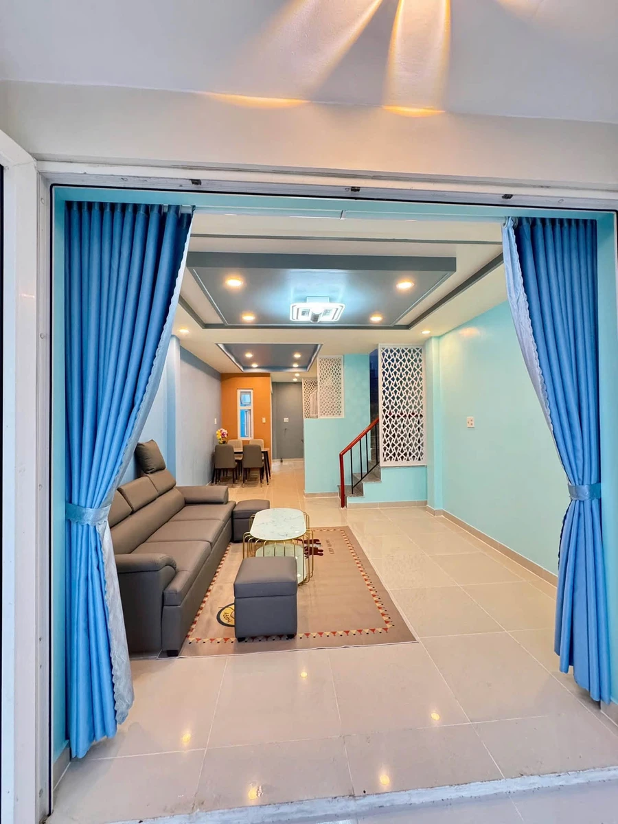 Bán nhà 4x12m giáp Hóc Môn, sổ hồng riêng, giá 1,65 tỷ - Ảnh thu nhỏ 2