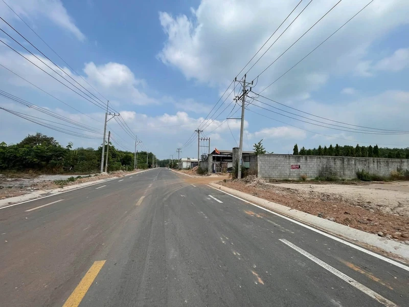 Bán lô đất 5x52m2 (260m2) kho xưởng Phùng Hưng Hưng Long 780 triệu
