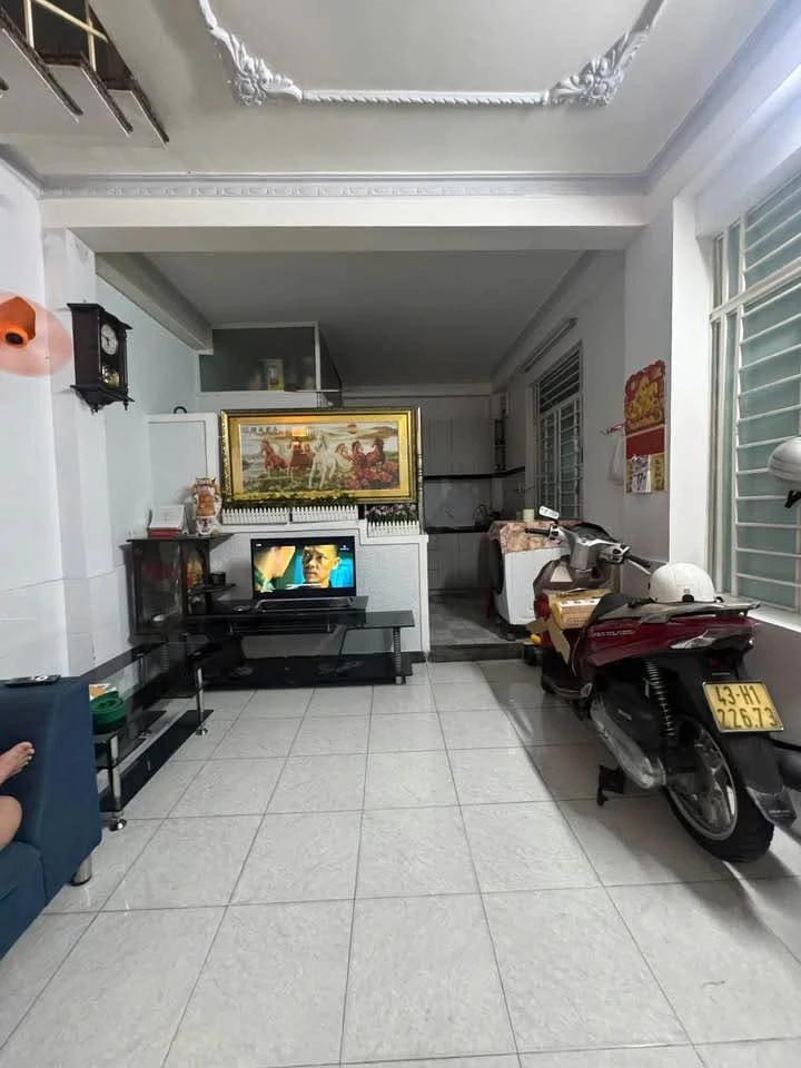 Bán nhà 2 tầng 52m2, 2 phòng ngủ Đống Đa - Ảnh thu nhỏ 3