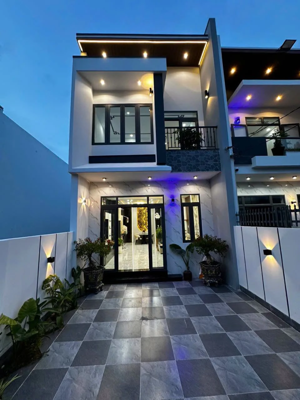Bán nhà 2 tầng 110.7m2 full nội thất Diên Khánh - Ảnh 1