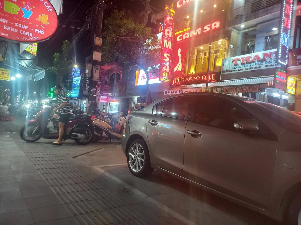 Bán nhà 2,5 tầng mặt tiền 140m² Huế 13,5 tỷ - Ảnh thu nhỏ 2