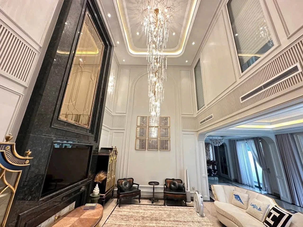 Bán biệt thự 200m² 4 tầng Sao Đỏ Quận 7 giá 19.5 tỷ - Ảnh 1
