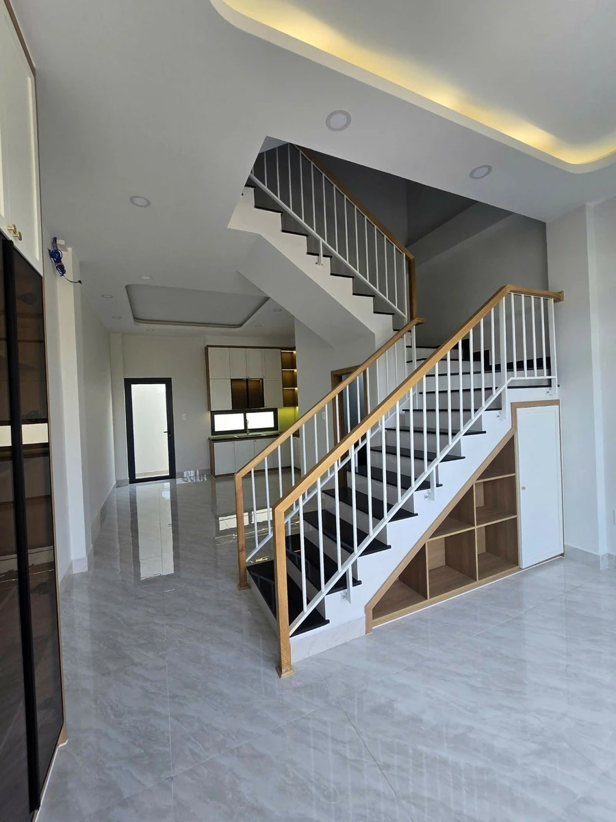 Bán nhà 3 tầng 60m2 full nội thất 3PN 3WC tại Linh Chiểu, Thủ Đức giá 5,9 tỷ - Ảnh thu nhỏ 4