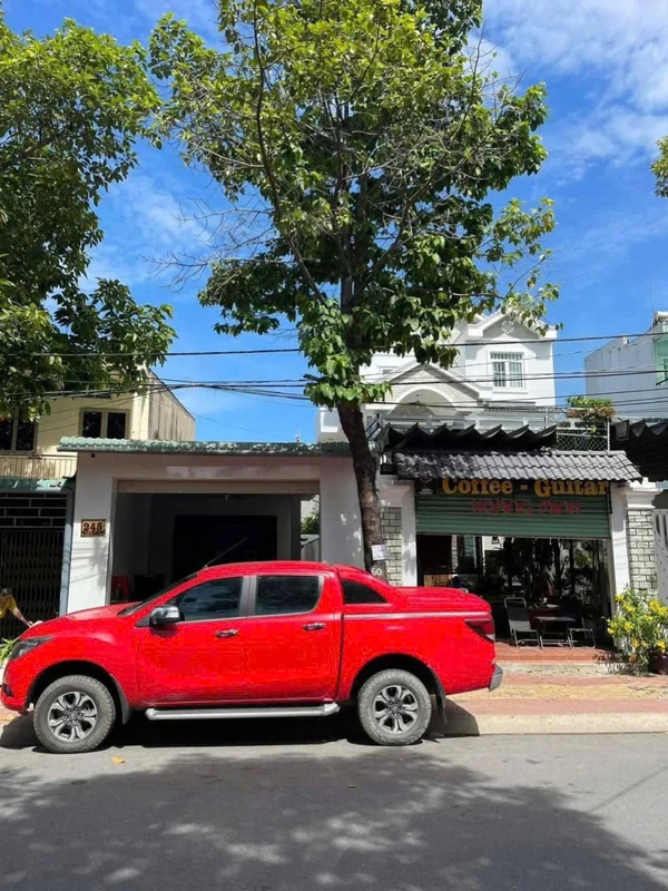 Bán nhà mặt tiền kinh doanh 176,5m2, 9 tỷ, Dĩ An