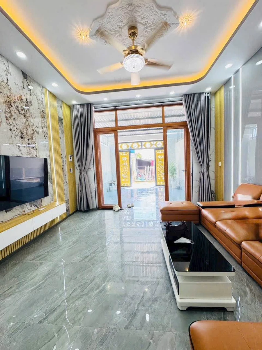 Bán nhà phố 4 PN, 112,5m² giá 2,55 tỷ Đức Hoà - Ảnh thu nhỏ 3