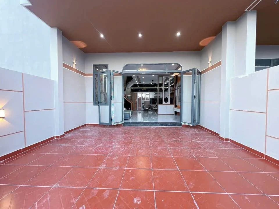 Bán nhà phố 6x20m, 3 phòng ngủ, sổ hồng riêng, giá 2,85 tỷ tại Bình Chánh - Ảnh thu nhỏ 4