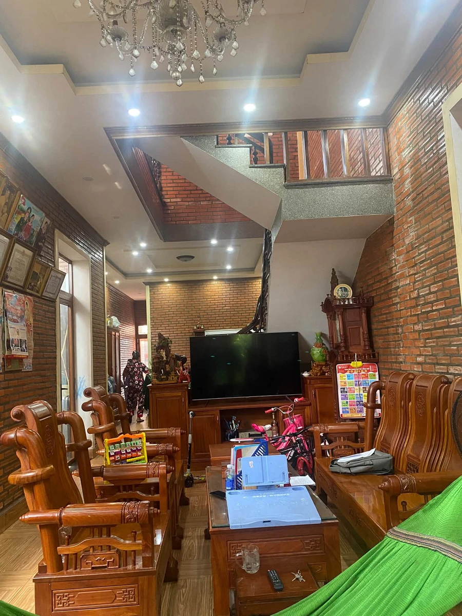 Bán nhà mặt tiền Đồng Khởi 248,8m² có kiốt cho thuê 10 tỷ - Ảnh 1