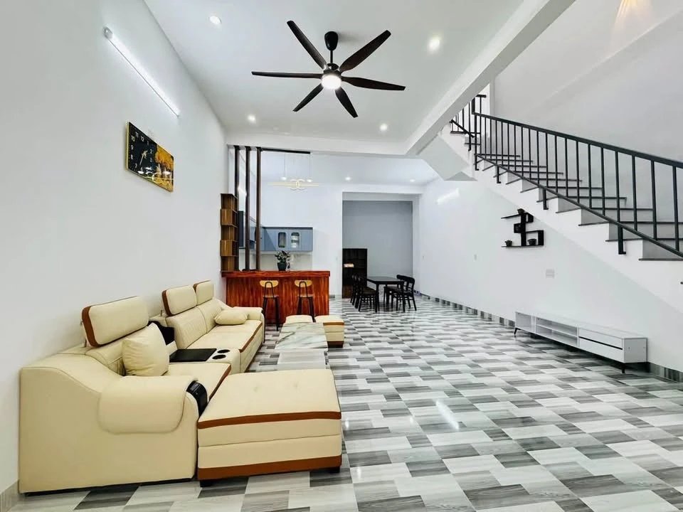 Bán nhà hẻm 99m2, 3 PN gần Bà Triệu, Quận 10 - Ảnh thu nhỏ 2