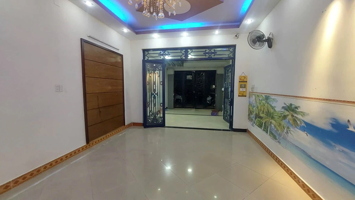 Cho thuê nhà mặt tiền Trương Công Định 1 trệt 3 lầu 6PN, 15 triệu/tháng, Vũng Tàu - Ảnh 1