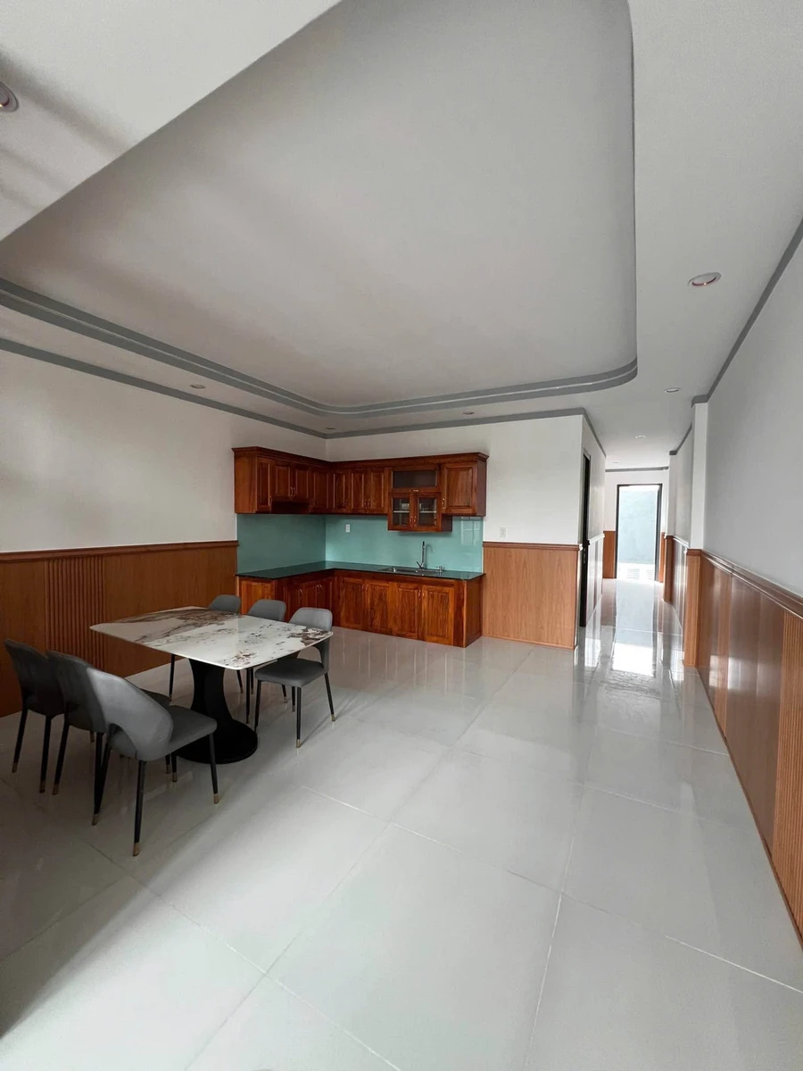 Bán nhà tân cổ điển 170m2, 3PN, 4WC, Nhà Bè 2,3 tỷ - Ảnh thu nhỏ 3