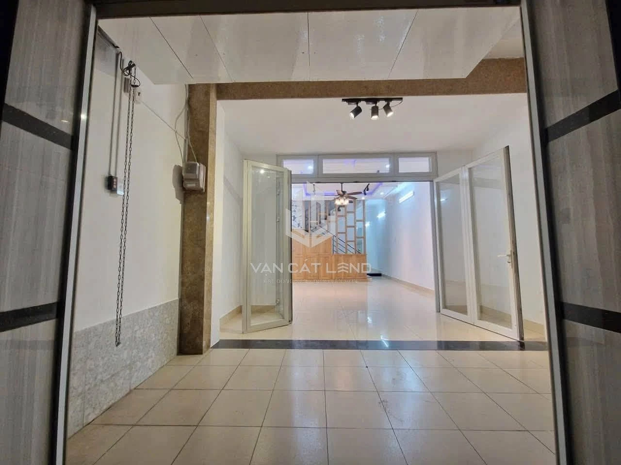 Bán nhà 1 trệt 2 lầu hẻm ô tô Hoàng Hoa Thám 90m² 9,4 tỷ - Ảnh 1