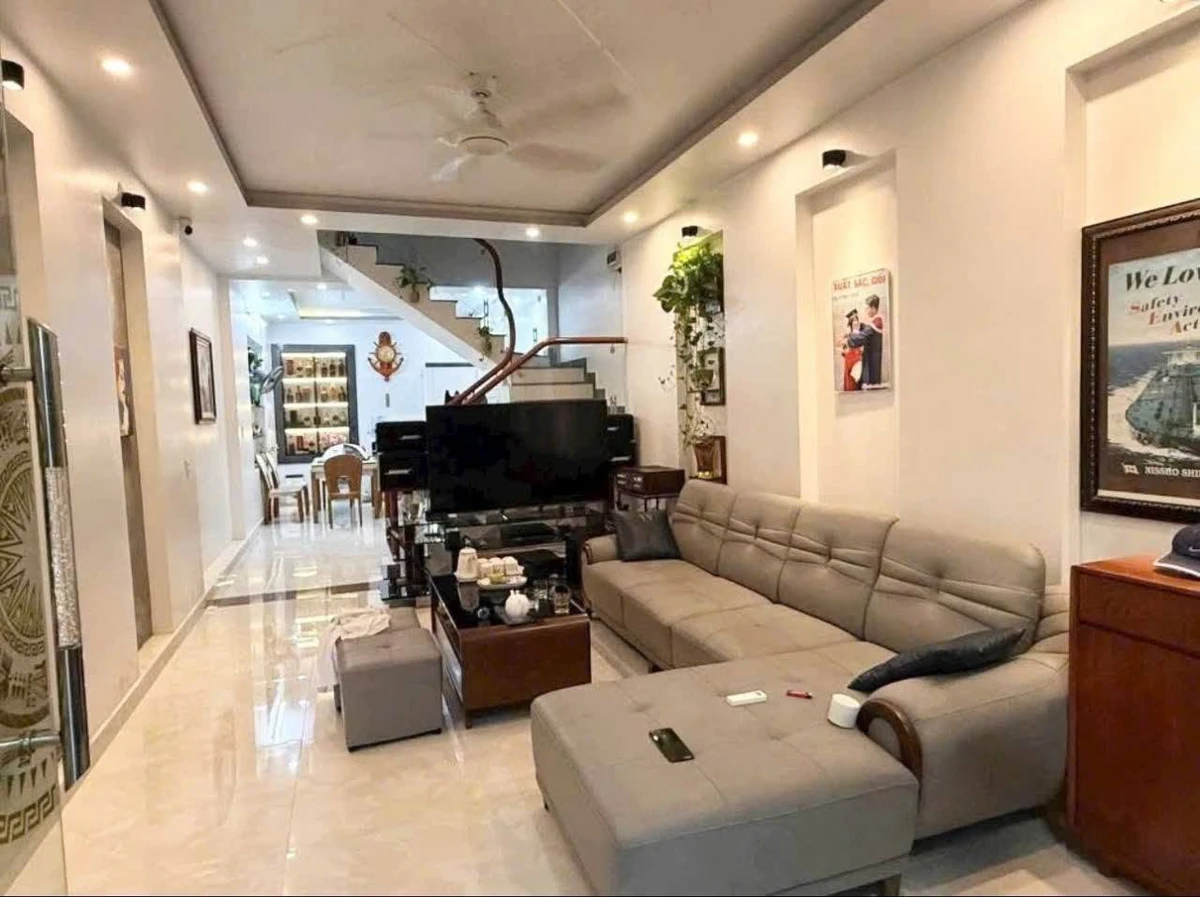 Bán nhà phố 60m² 4 tầng sân cổng phố Trung Hành - Ảnh thu nhỏ 2