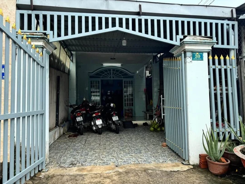 Bán nhà 2PN 130m2 gần chợ Chiêu DC6 Mỹ Phước 2, giá 2 tỷ 4