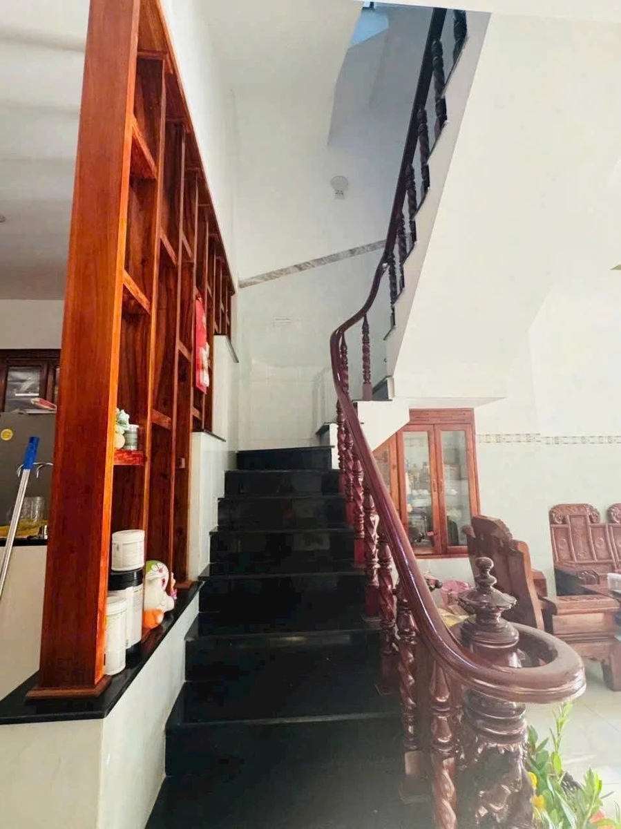 Bán nhà 1 trệt 2 lầu 90m2 (5x18) khu Triều Phát, P. Phước Nguyên, TP. Bà Rịa, giá 4,8 tỷ - Ảnh thu nhỏ 4