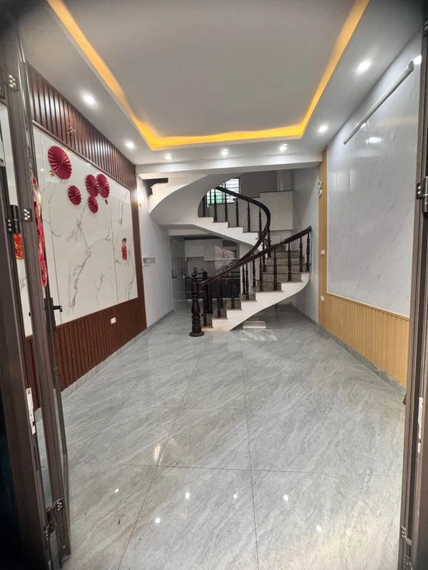 Bán nhà hẻm Ông Ích Khiêm, 56m², giá 6 tỷ, nội thất đầy đủ dining