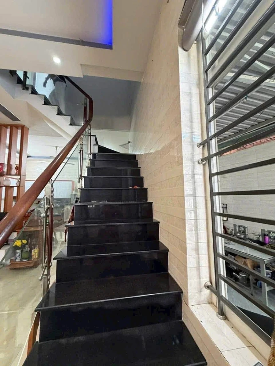 Bán nhà mái Thái 104m2 3 phòng ngủ Quận 1 - 3 tỷ - Ảnh thu nhỏ 5