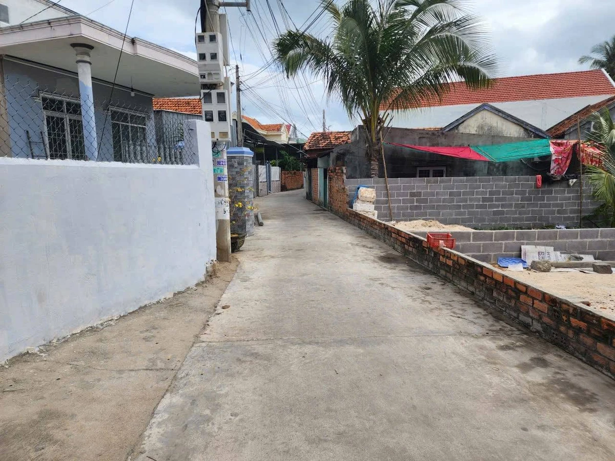 Bán nhà 2 PN gần biển Nha Trang 90m2, giá 2 tỷ - Ảnh thu nhỏ 2