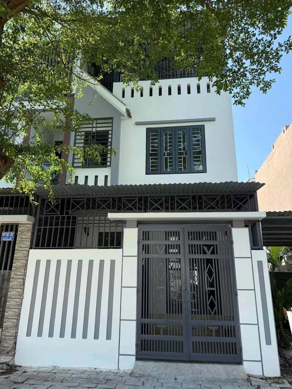 Bán nhà mặt tiền 183m² 5PN, Hoàng Đình Giông, Nha Trang
