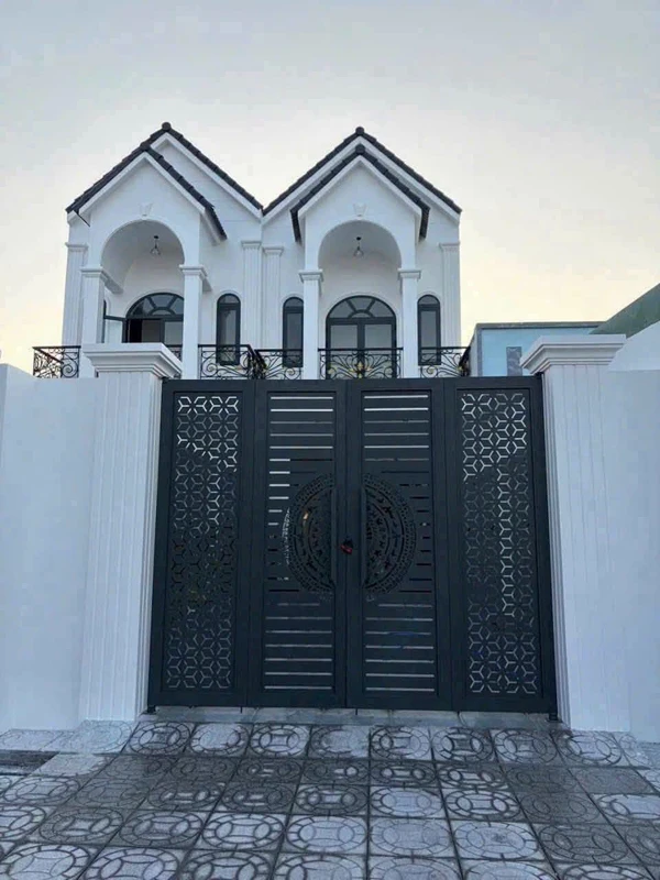Bán nhà mặt tiền đường Nguyễn Trung Ngạn, An Bình, Rạch Giá, 5x30m, 3 phòng ngủ