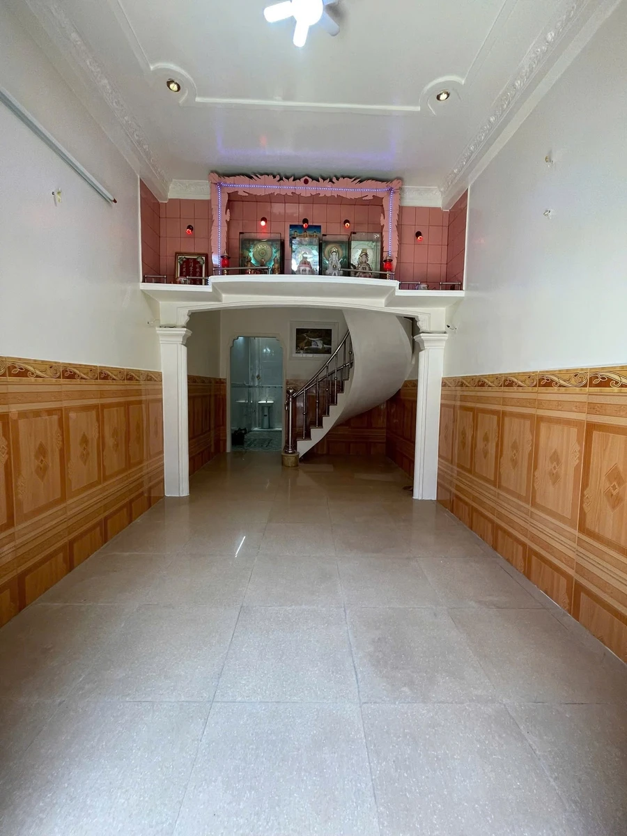 Bán nhà 3 tầng sân thượng 42m2, 3PN, cách mặt tiền 20m, Quận 11, giá 5,8 tỷ - Ảnh 1